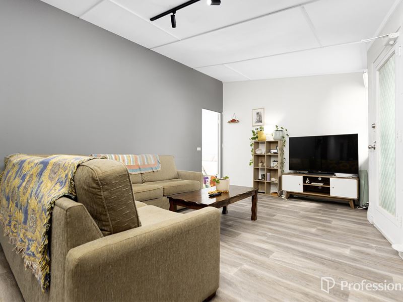 16 Dorothy Street, Geraldton WA 6530