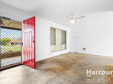 10 Shortland Way, Girrawheen WA 6064