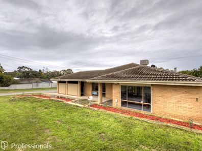 64 Natham Square, Swan View WA 6056