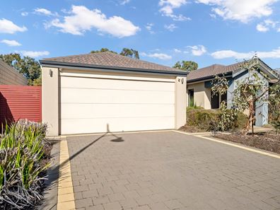 11 Karlak Circuit, Forrestfield WA 6058