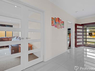 17 Tiger Circle, Southern River WA 6110