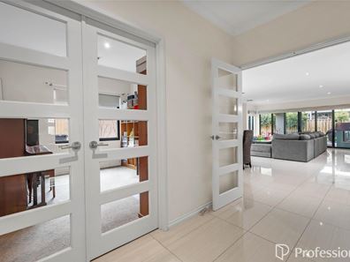 17 Tiger Circle, Southern River WA 6110