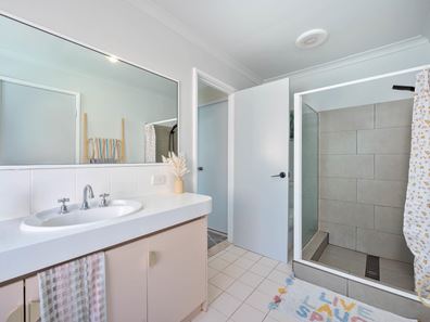 4 Dilley Court, South Yunderup WA 6208