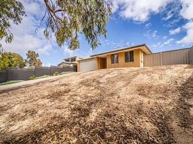 11 Ledger Street, Warnbro WA 6169
