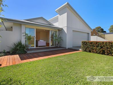 4 Pilgrim Way, Hamilton Hill WA 6163