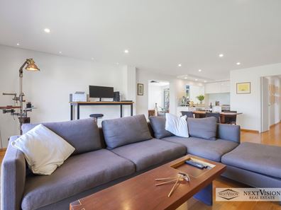 4 Pilgrim Way, Hamilton Hill WA 6163