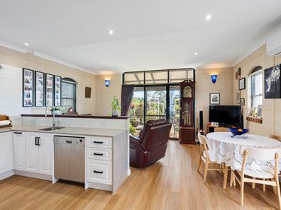 1/5 Station Road, Margaret River WA 6285