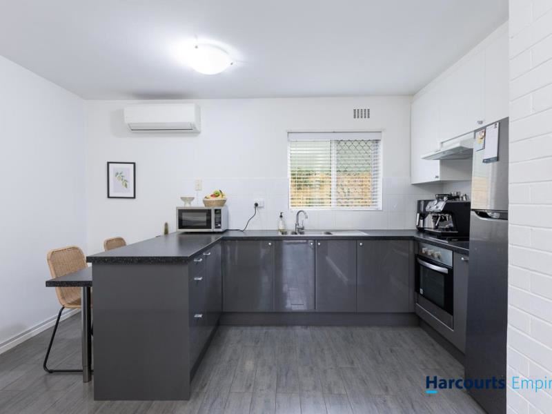2/39 Scarborough Beach Road, Scarborough