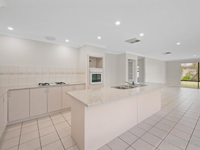 4 William Street, Wattle Grove WA 6107