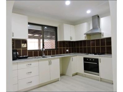 2/9 Durling Place, Kelmscott WA 6111
