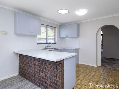 27 Pyrus Way, Forrestfield WA 6058