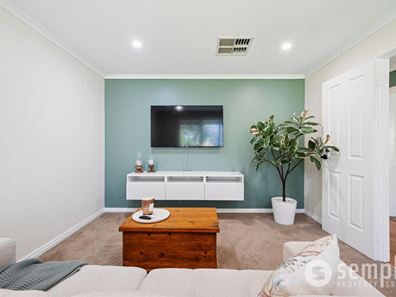 8 Pitta Corner, Success WA 6164