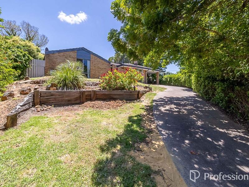11 Coolabah Dr, Mount Nasura WA 6112