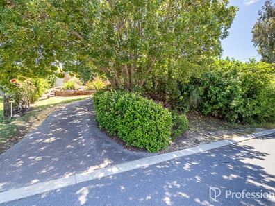 11 Coolabah Dr, Mount Nasura WA 6112