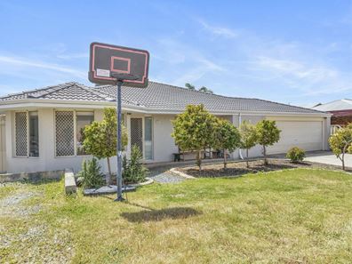6 Holyrood Close, Orelia WA 6167