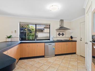 22 Columbus Street, Dudley Park WA 6210