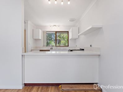 4/11 Stott Close, Armadale WA 6112