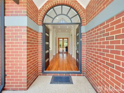 7 Jersey Road, Oakford WA 6121