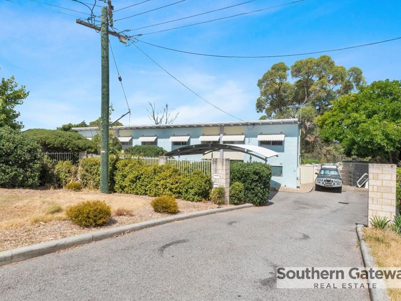 2/12 Edmund Way, Calista