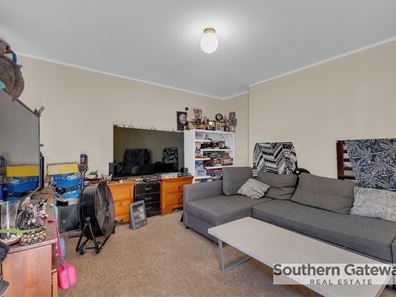 2/12 Edmund Way, Calista WA 6167