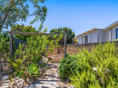4B Butler Court, Guilderton WA 6041