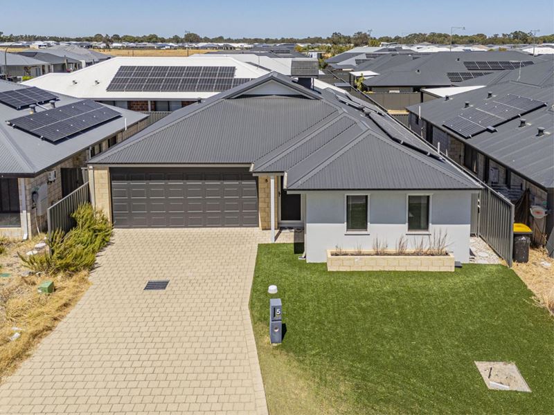 5 Coburg Way, Haynes