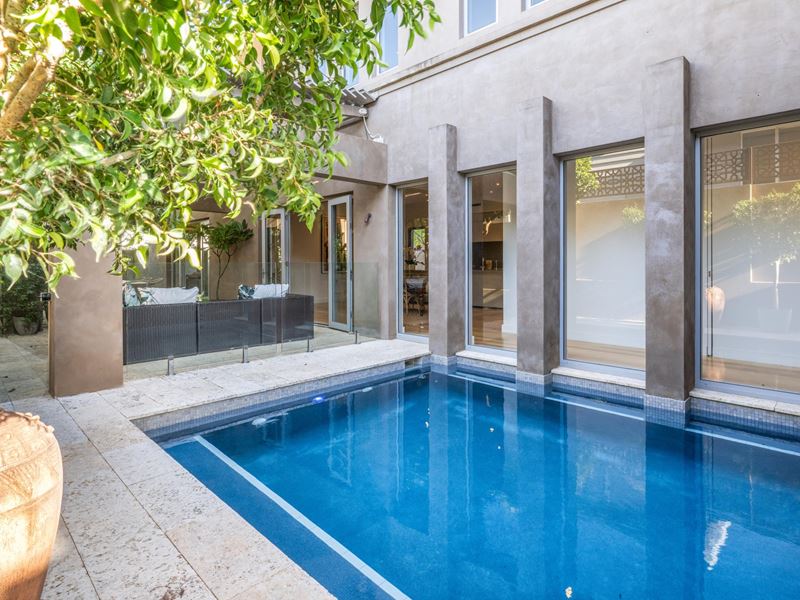 4 Henry Road, Cottesloe WA 6011