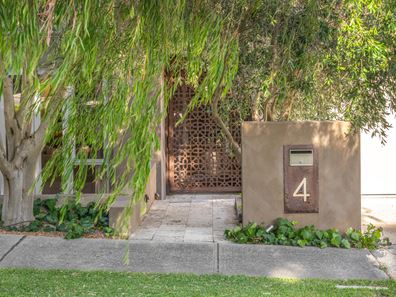 4 Henry Road, Cottesloe WA 6011
