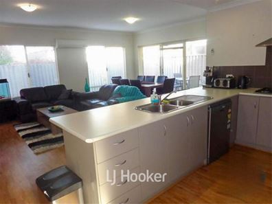 2/15 Lowe Street, Carey Park WA 6230