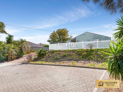 11 Tremont Place, Craigie WA 6025