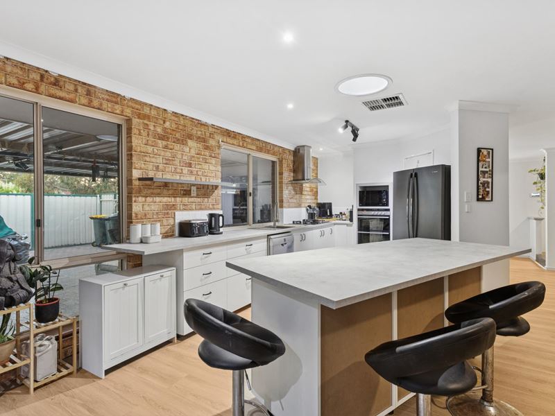 2 Summit Grove, Swan View WA 6056