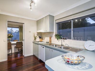 31 Gifford Way, Dianella WA 6059