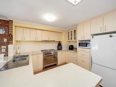 4 Shearwater Way, Gosnells WA 6110