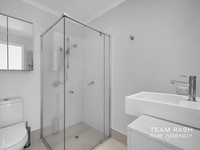 19/2 Walsh Loop, Joondalup WA 6027