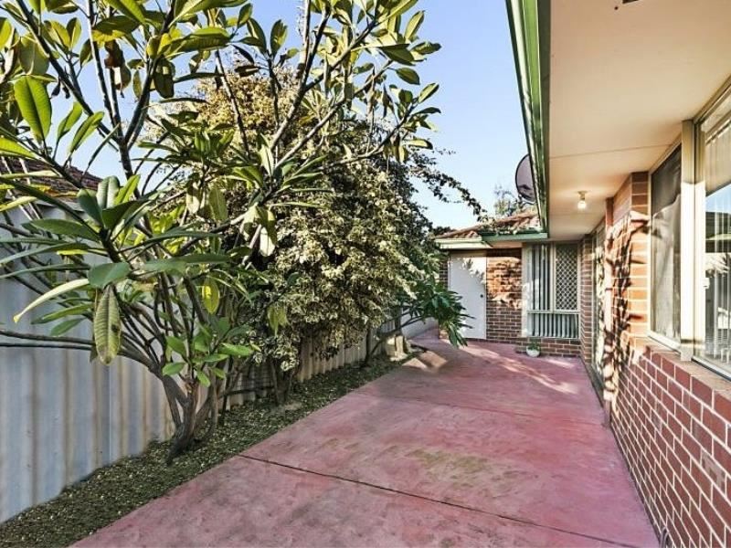 2/258 Stock Road, Willagee WA 6156
