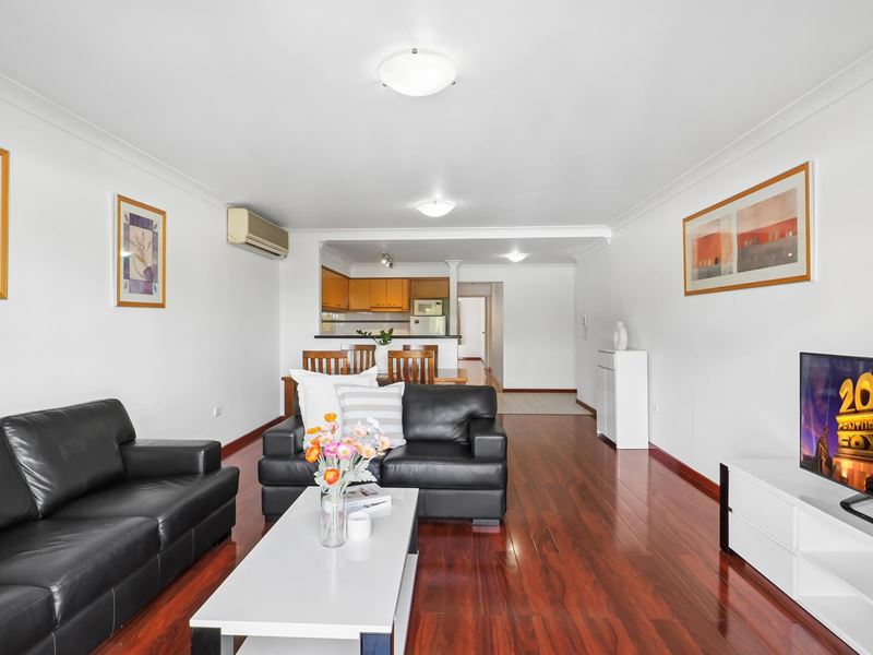 33/122 Mounts Bay Road, Perth WA 6000