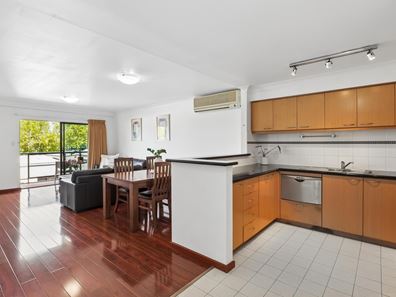 33/122 Mounts Bay Road, Perth WA 6000