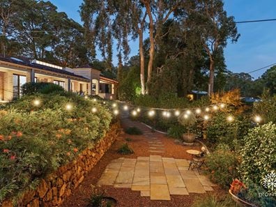 38 Lansdowne Road, Gooseberry Hill WA 6076