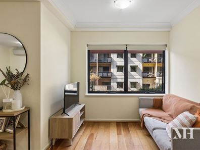 4/128 Mounts Bay Road, Perth WA 6000