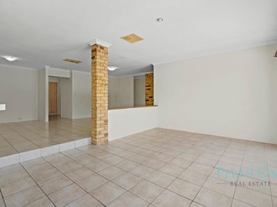 12 Hickory Drive, Thornlie WA 6108