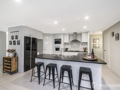 165 Bournbrook Avenue, Cardup WA 6122