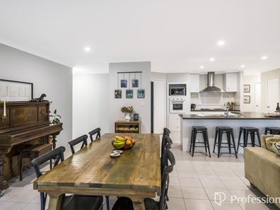 165 Bournbrook Avenue, Cardup WA 6122