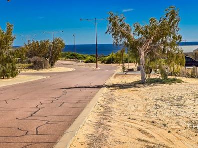 49 Flora Boulevard, Kalbarri WA 6536