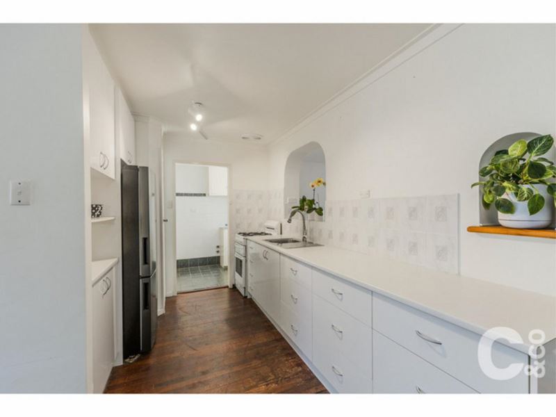 8A Ennis Court, Orelia WA 6167