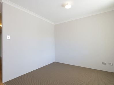 10 Tringa Rise, East Cannington WA 6107