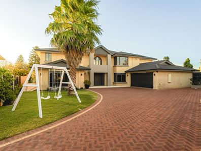 5 Rose Bay Court, Kallaroo WA 6025