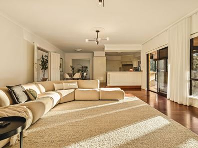 5 Rose Bay Court, Kallaroo WA 6025