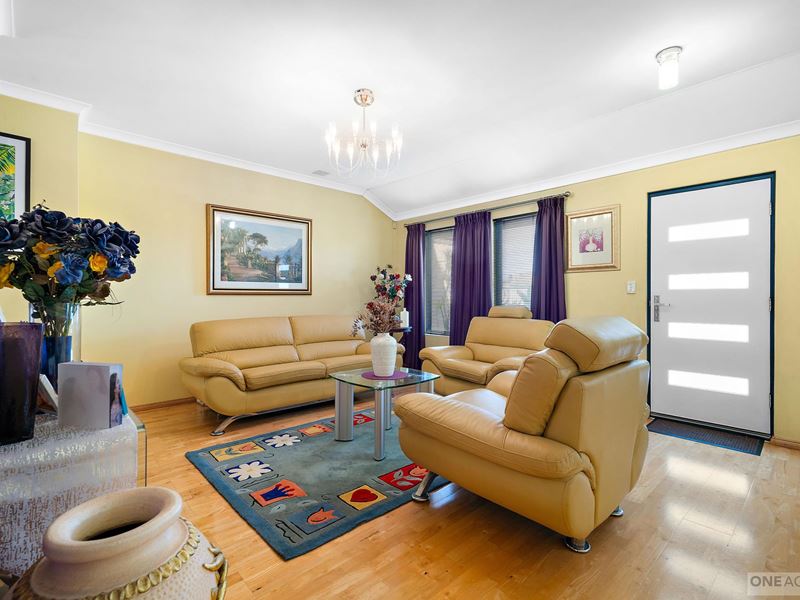 15 Minerva Loop, Success WA 6164