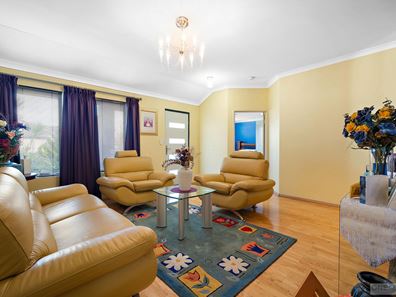 15 Minerva Loop, Success WA 6164