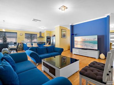 15 Minerva Loop, Success WA 6164